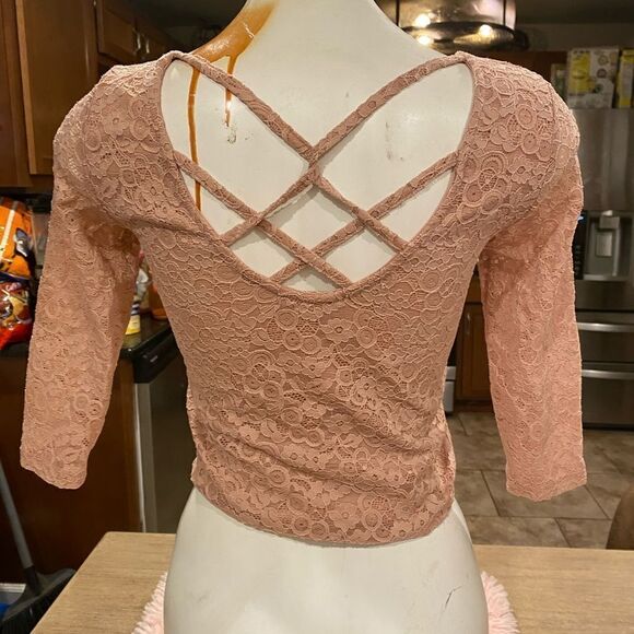 Pink crop top - Picture 2 of 3